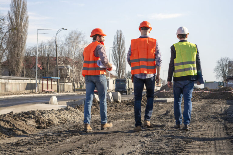 What Should You Consider When Hiring a Road Builder in Melbourne?