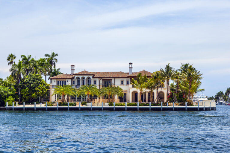 Tips for Finding the Perfect Waterfront Home
